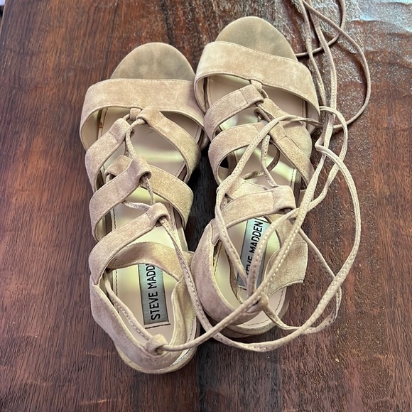 Steve Madden Kittyy Heel in Sand Suede. Sz 10. EUC - Picture 3 of 7